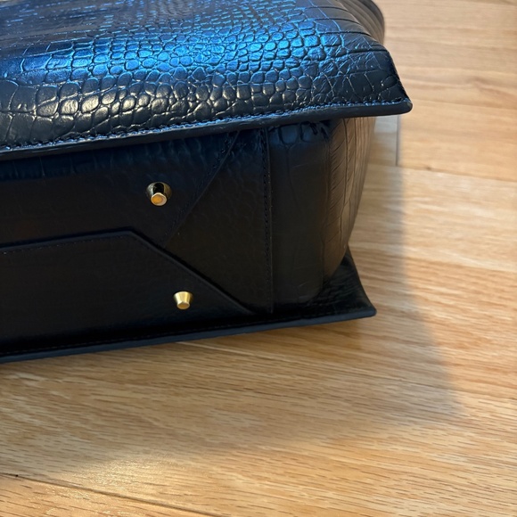 The Curated black crocodile tote bag, discontinued style - Picture 3 of 9
